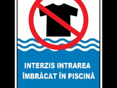Placuta intrarea imbracat in piscina  interzisa